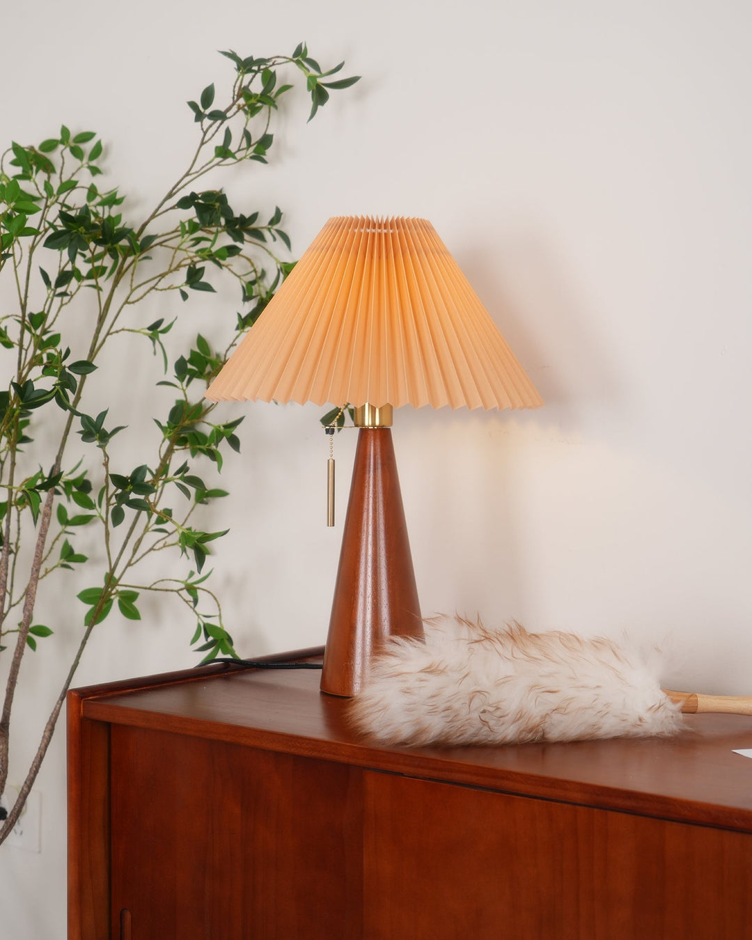 Lisslune | AntiqueRadiance – Elegant Wood and Metal Table Lamp