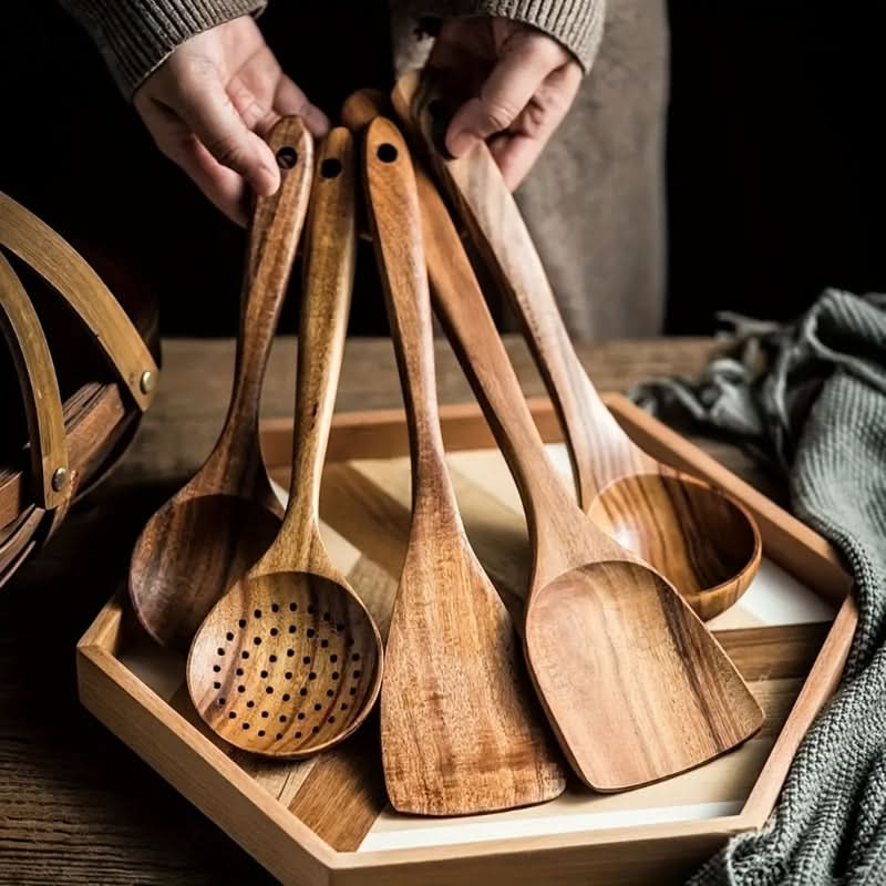 Lisslune | WOODERY – Kitchen utensil set made of teak wood, pan-friendly & durable