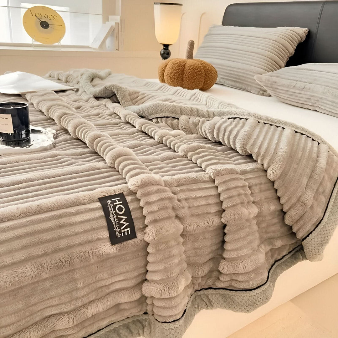 Lisslune | FLUFFIQUE - Premium Fluffy Cuddle Blanket