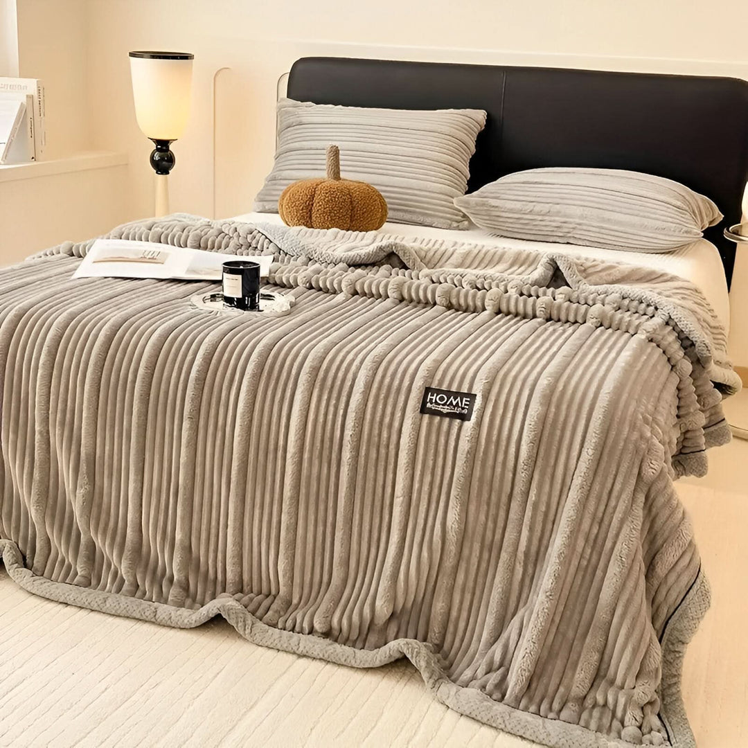 Lisslune | FLUFFIQUE - Premium Fluffy Cuddle Blanket