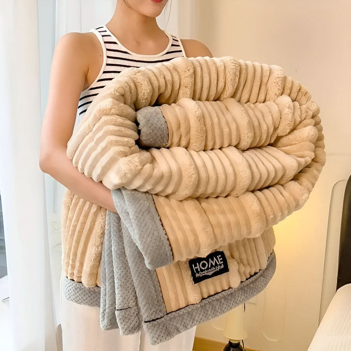 Lisslune | FLUFFIQUE - Premium Fluffy Cuddle Blanket