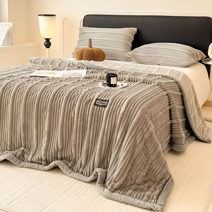 Lisslune | FLUFFIQUE - Premium Fluffy Cuddle Blanket