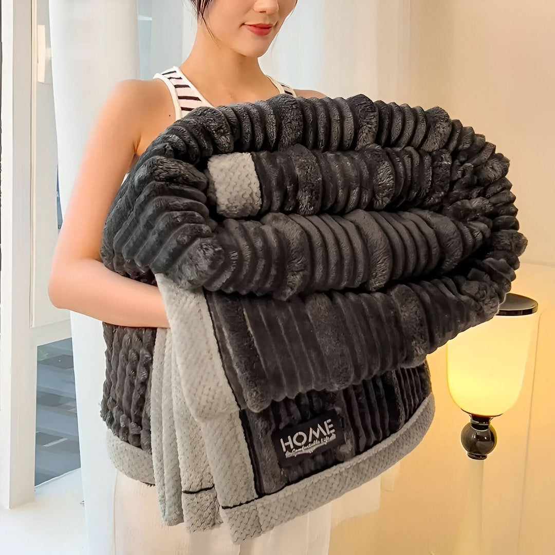 Lisslune | FLUFFIQUE - Premium Fluffy Cuddle Blanket