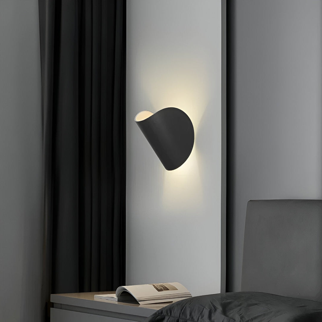Lisslune | Twist Wall Lamp - Rotatable Metal Wall Light - Curve Wall Sconce