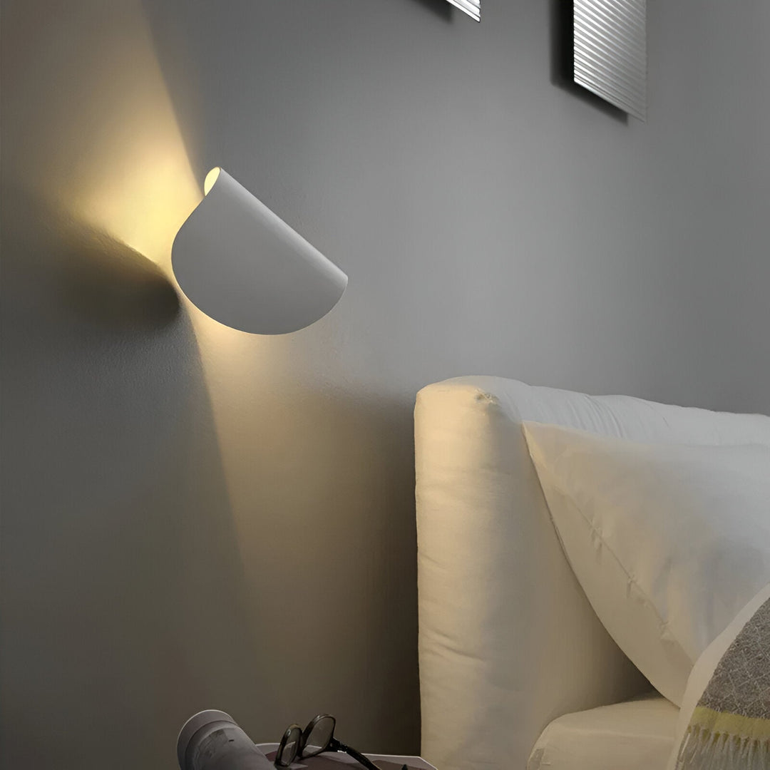 Lisslune | Twist Wall Lamp - Rotatable Metal Wall Light - Curve Wall Sconce