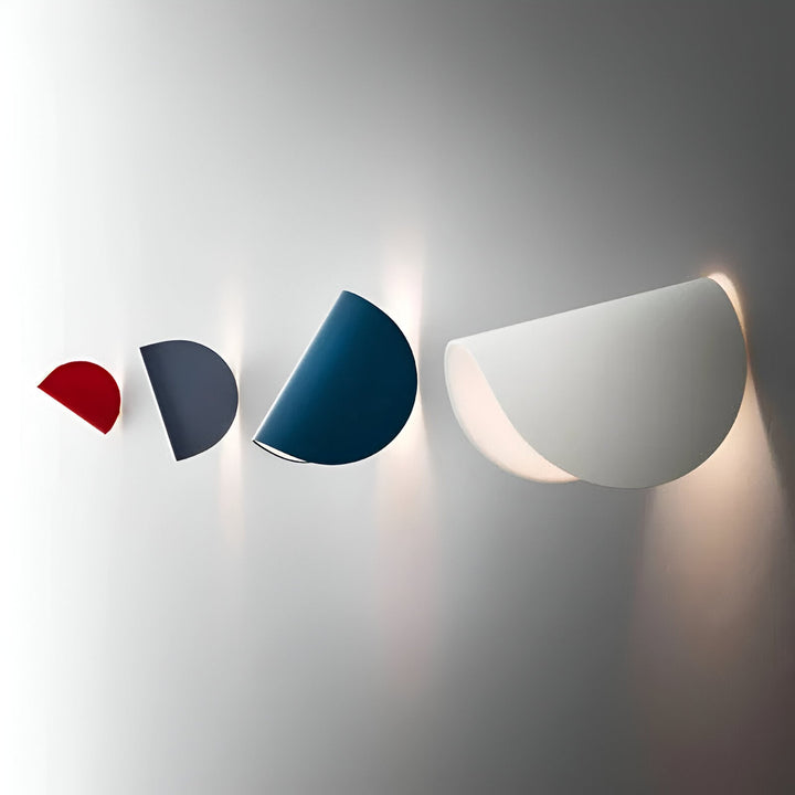 Lisslune | Twist Wall Lamp - Rotatable Metal Wall Light - Curve Wall Sconce