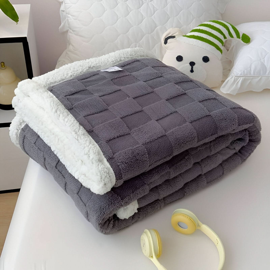 Lisslune | WINTERLOFT – Reversible Fleece Blanket