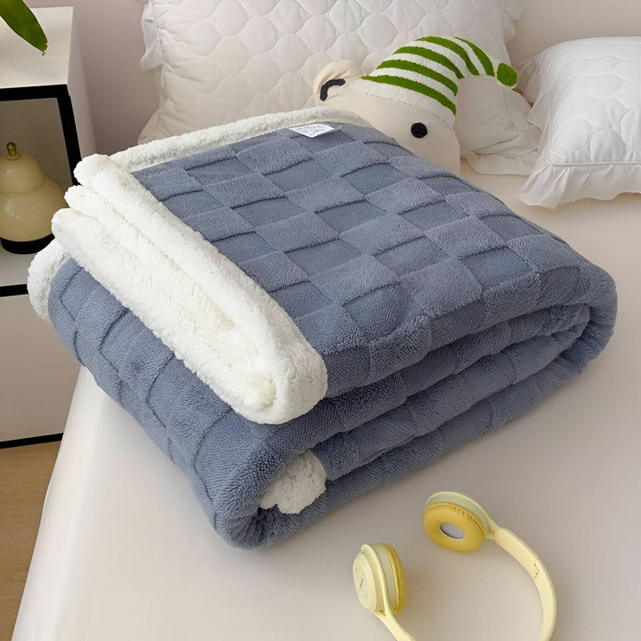 Lisslune | WINTERLOFT – Reversible Fleece Blanket