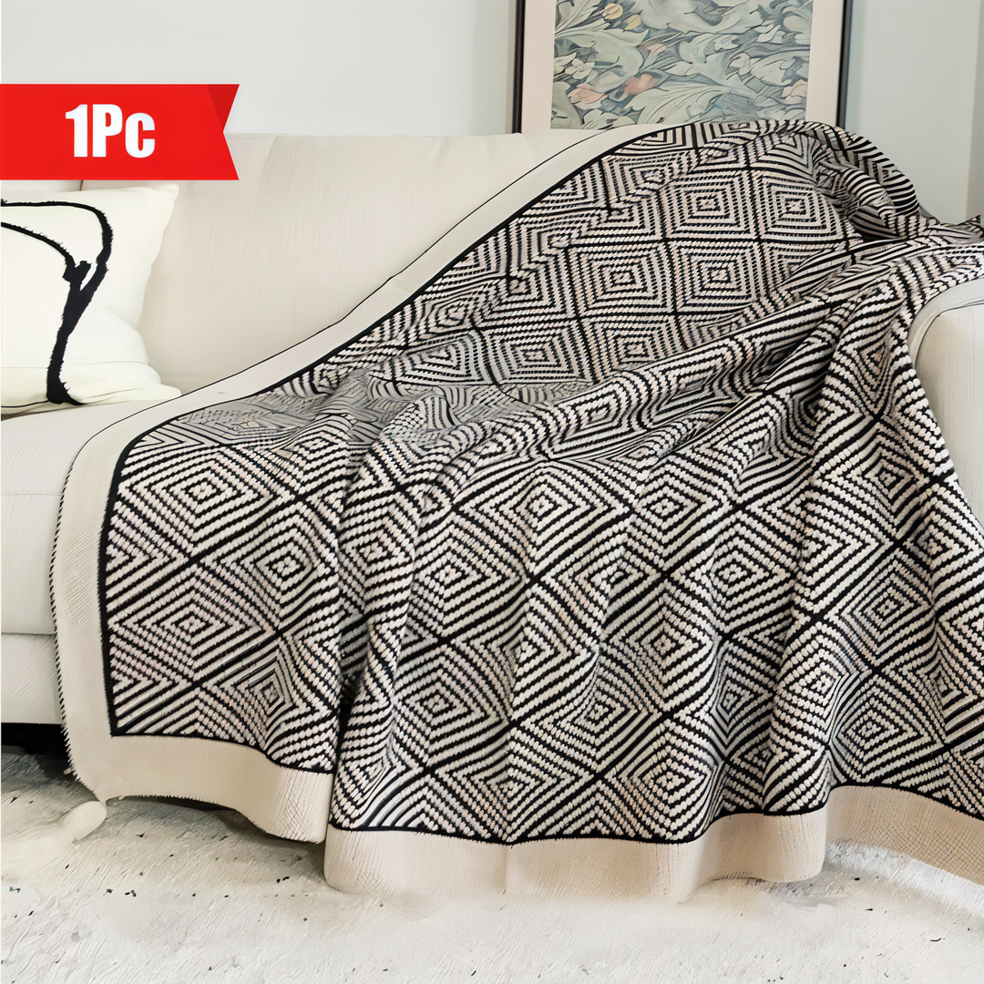 Lisslune | POLYSTRIPE – Cozy Black-White Geometric Fleece Blanket
