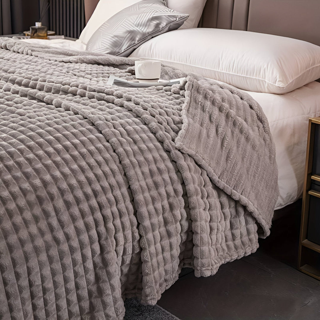 Lisslune | EliteWave Plaid - Ultrafluffy structured coral fleece blanket