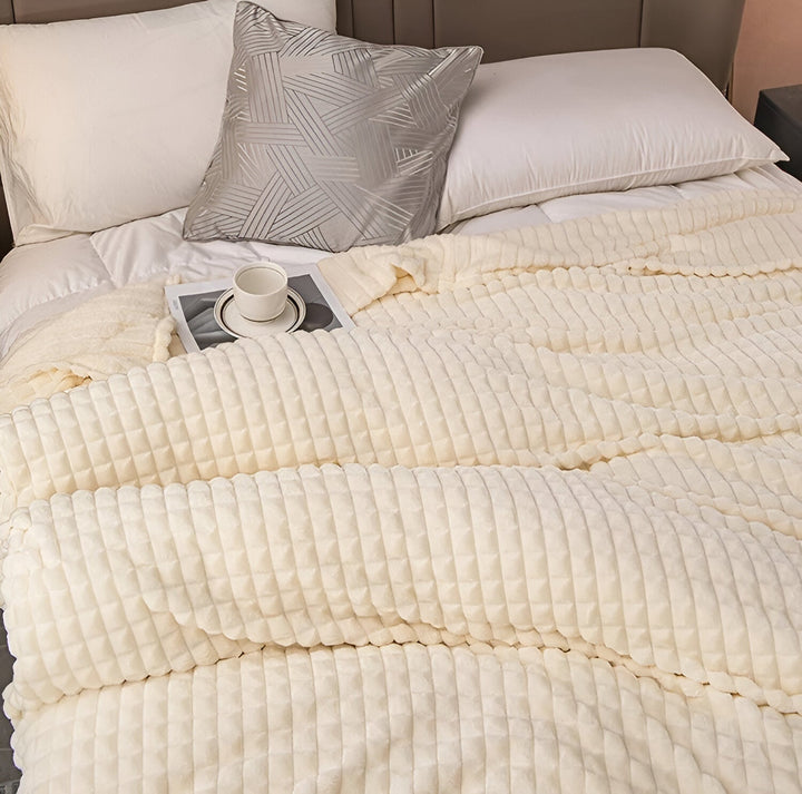Lisslune | EliteWave Plaid - Ultrafluffy structured coral fleece blanket