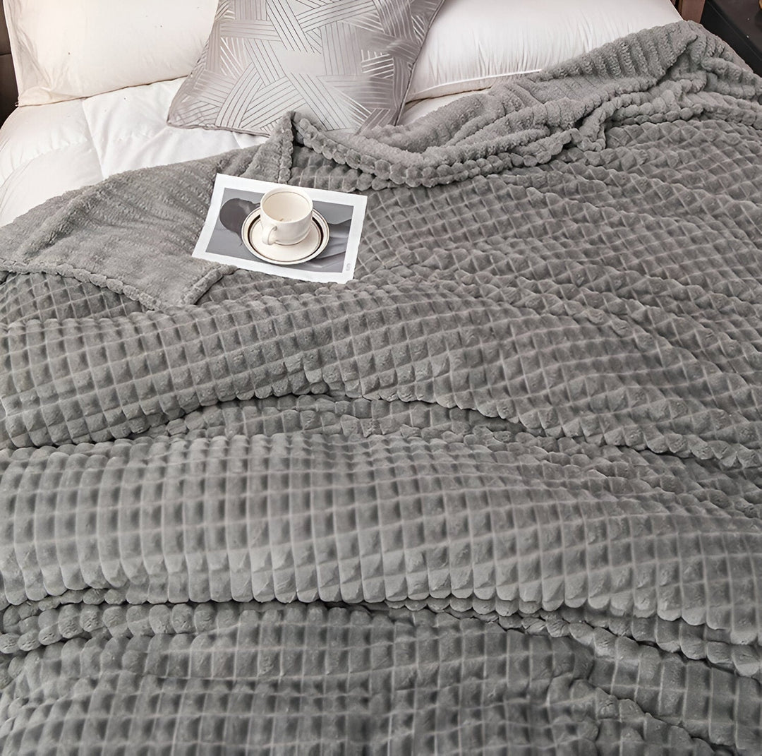 Lisslune | EliteWave Plaid - Ultrafluffy structured coral fleece blanket
