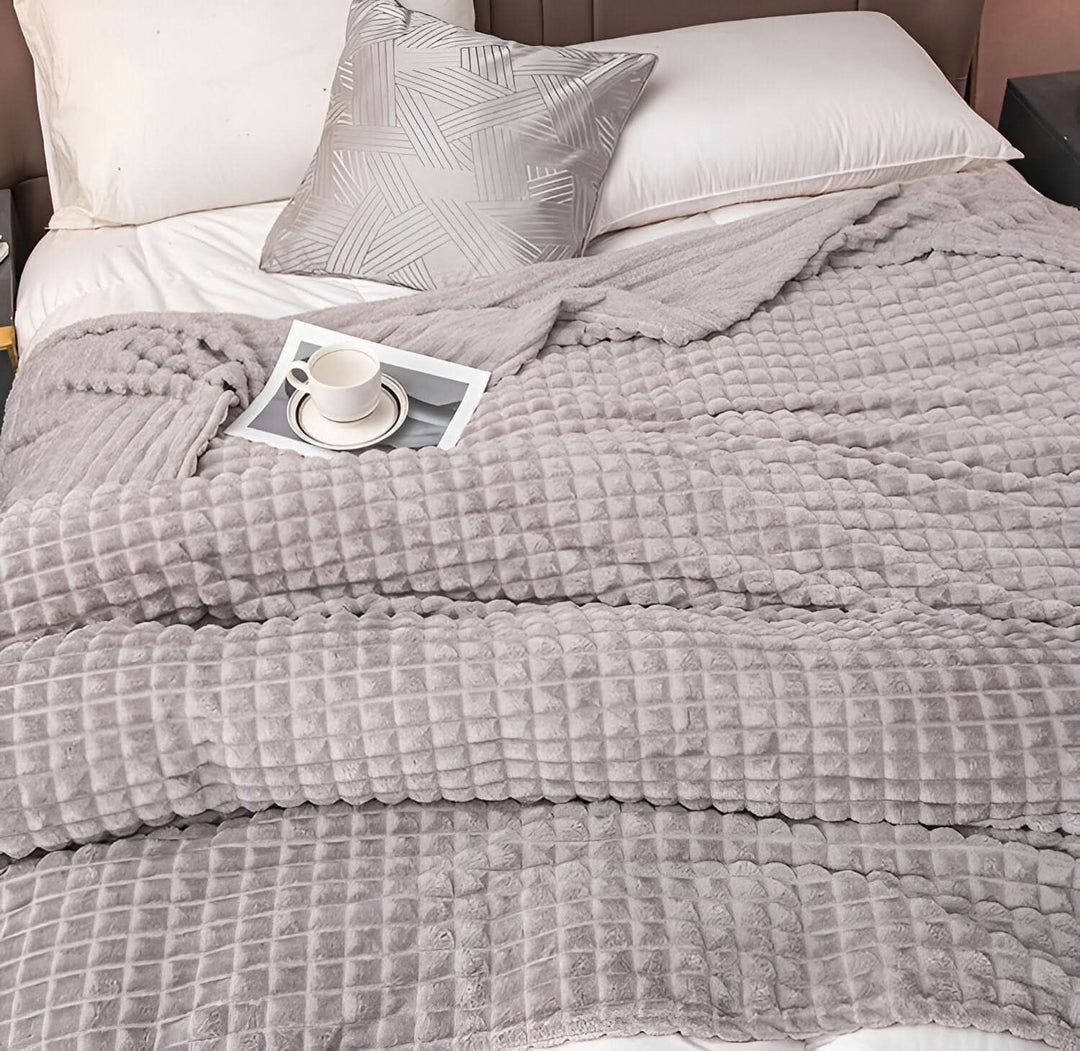 Lisslune | CORALWAVE – Ultra-soft Textured Fleece Blanket