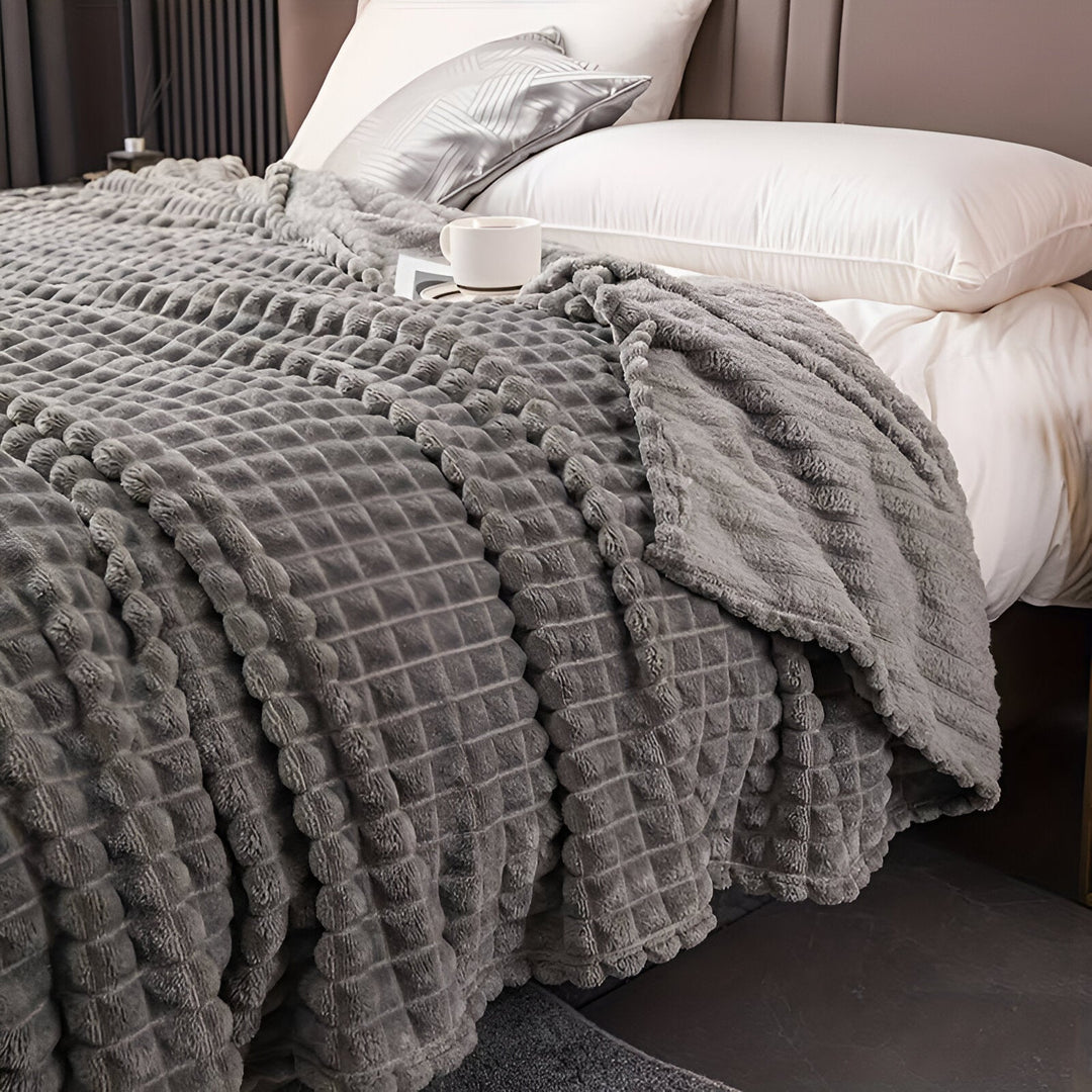 Lisslune | EliteWave Plaid - Ultrafluffy structured coral fleece blanket