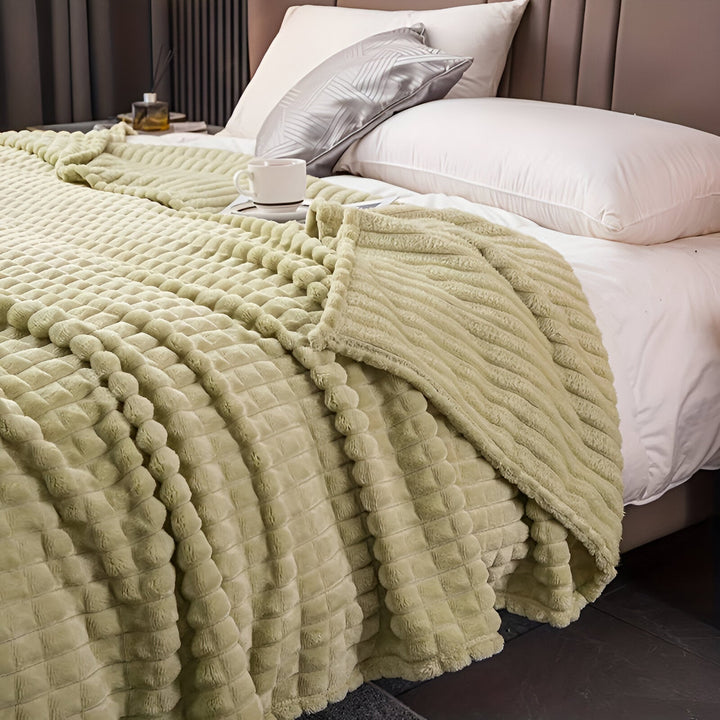 Lisslune | EliteWave Plaid - Ultrafluffy structured coral fleece blanket