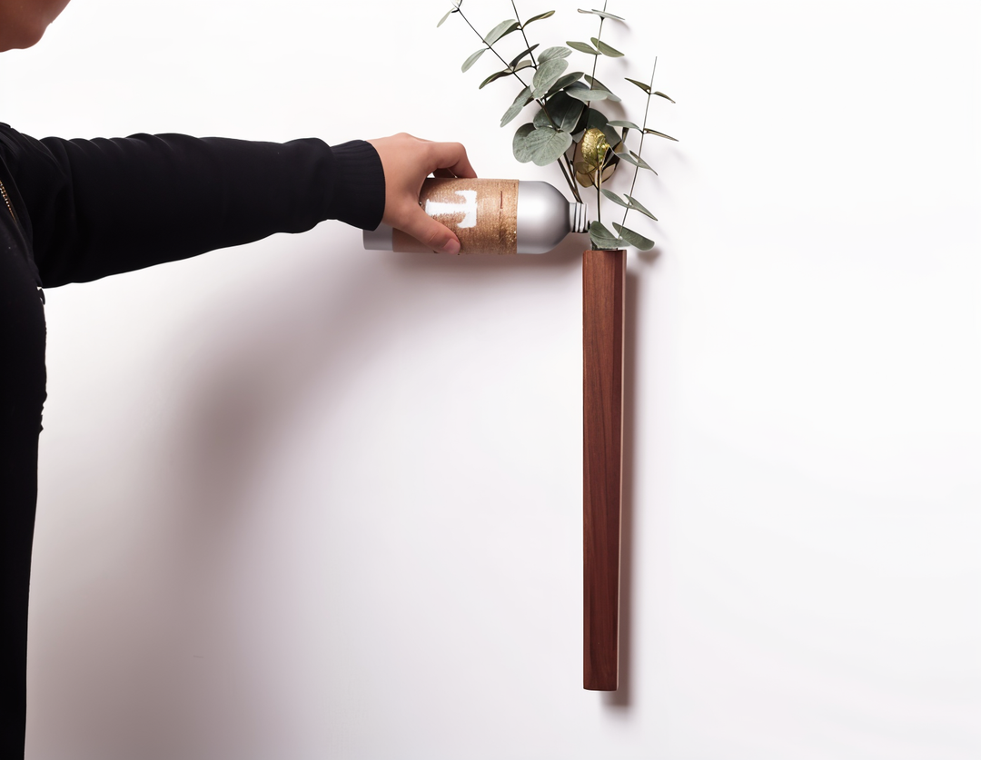 Lisslune | FreshFloret Wall-Mounted Wooden Vase – Solid Beech & Walnut Flower Display
