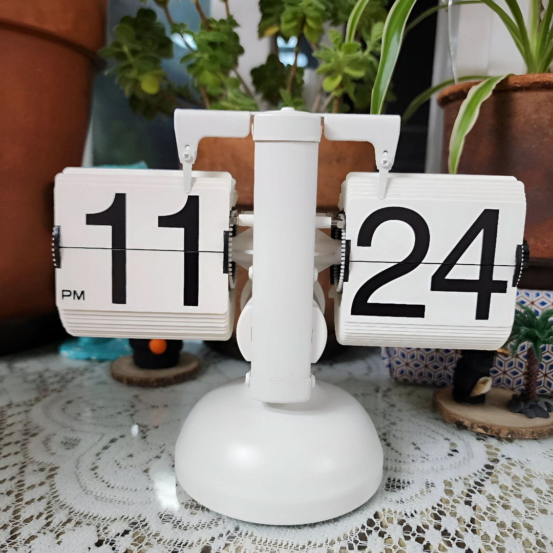 Lisslune | Minimalist Flip Clock Automatic Retro Desk Clock