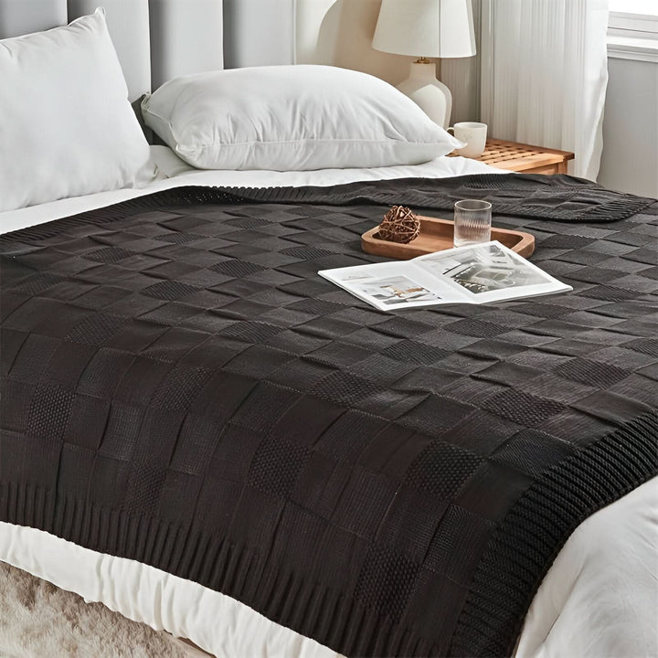 Lisslune | MONOSTRIPE – Minimalistic knit blanket