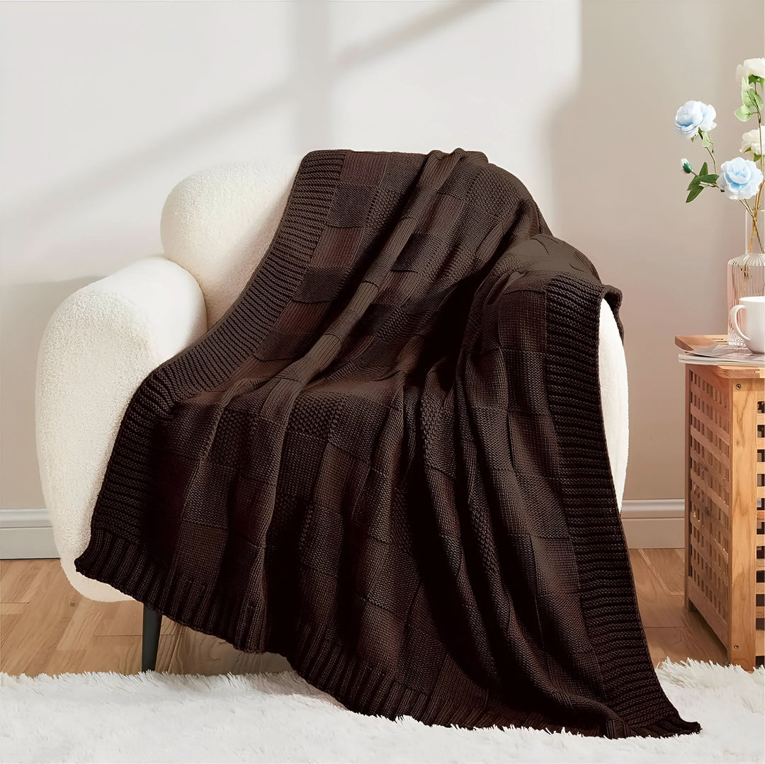 Lisslune | MONOSTRIPE – Minimalistic knit blanket