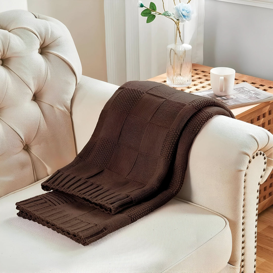 Lisslune | MONOSTRIPE – Minimalistic knit blanket