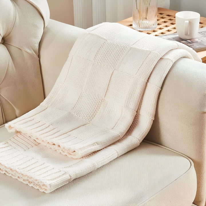 Lisslune | MONOSTRIPE – Minimalistic knit blanket