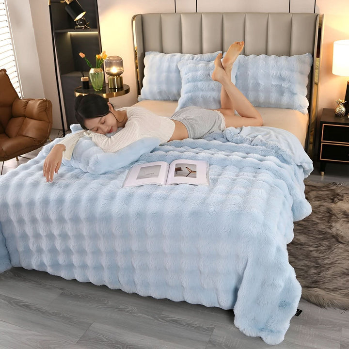 Lisslune | WARMPLAID - Heated fleece blanket