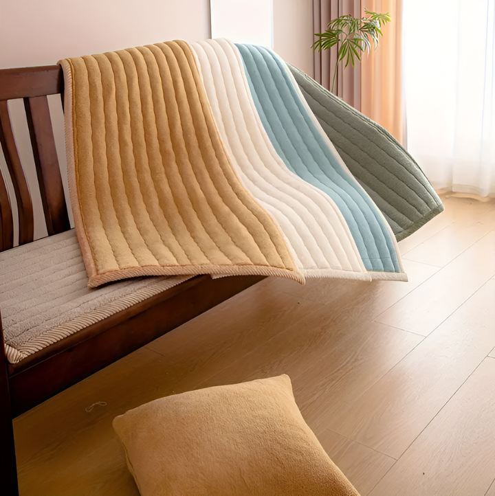 Lisslune | PolyesPlush Sofa Cover – Non‑Slip Pet‑Friendly Couch Protector