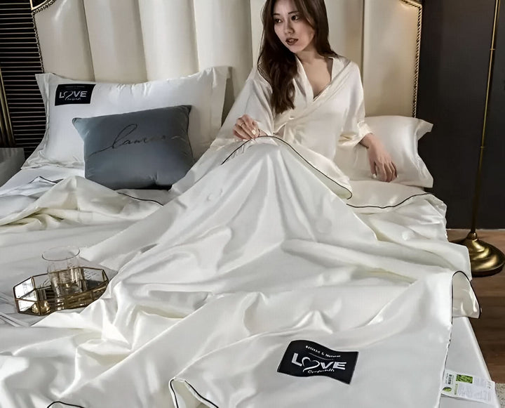 Lisslune | FLUFFINA - Premium Satin Silk Bedding