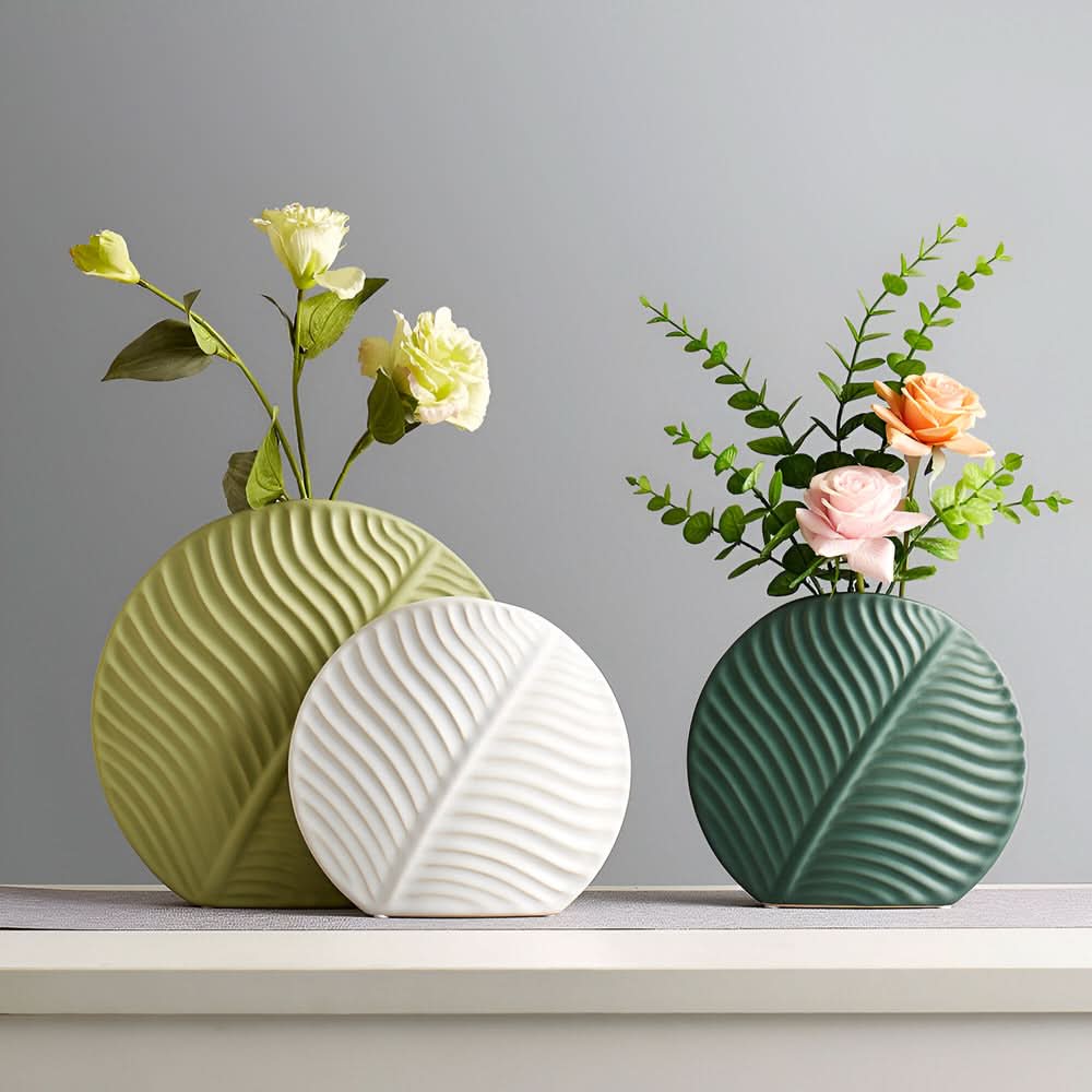 Lisslune | Handmade Scandinavian Ceramic Vase for Flowers and Home Decor