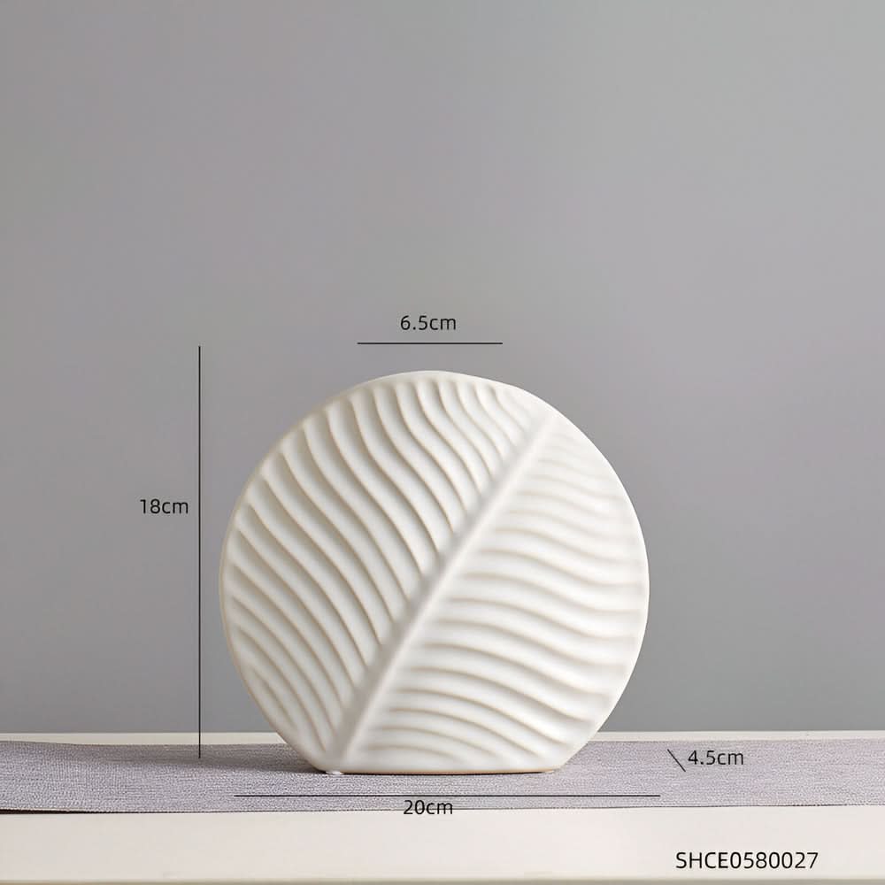 Lisslune | Handmade Scandinavian Ceramic Vase for Flowers and Home Decor