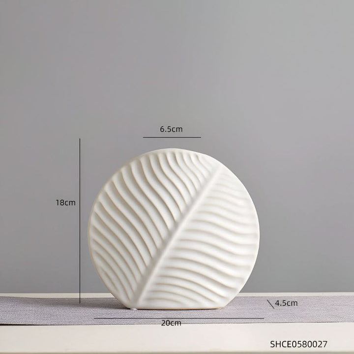 Lisslune | Handmade Scandinavian Ceramic Vase for Flowers and Home Decor