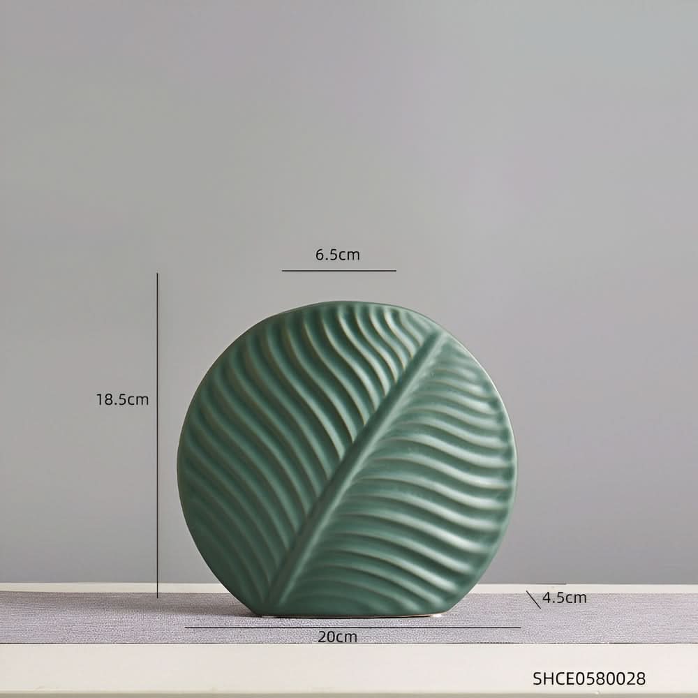 Lisslune | Handmade Scandinavian Ceramic Vase for Flowers and Home Decor