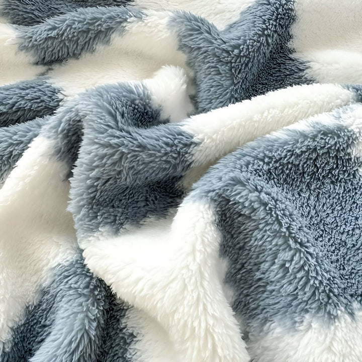 Lisslune | SNUGSPOT – Colorful Checkered Fleece Blanket