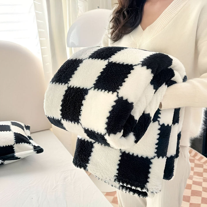 Lisslune | SNUGSPOT – Colorful Checkered Fleece Blanket