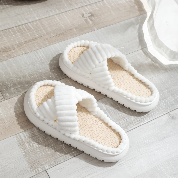 Lisslune | Sofie - Lined slippers made of plush with cross band