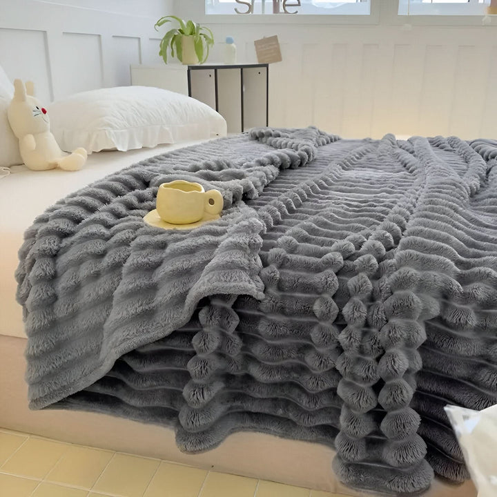 Lisslune | STRIPEPLUSH – Soft Striped Fleece Blanket