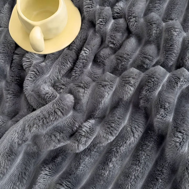 Lisslune | STRIPEPLUSH – Soft Striped Fleece Blanket