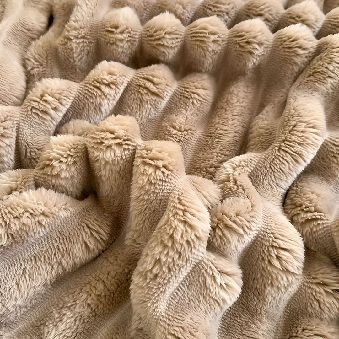Lisslune | STRIPEPLUSH – Soft Striped Fleece Blanket