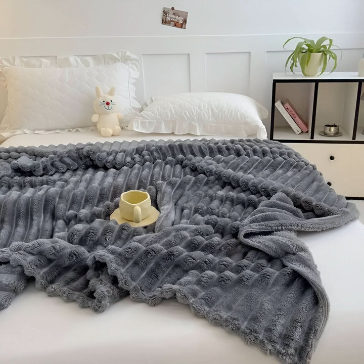 Lisslune | STRIPEPLUSH – Soft Striped Fleece Blanket