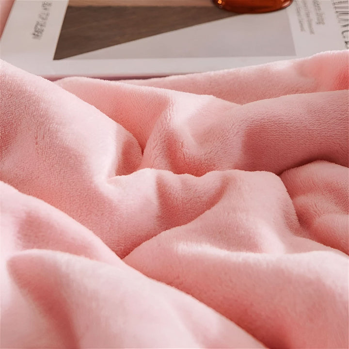 Lisslune | DOWNLOFT - Three-layer Soft Blanket