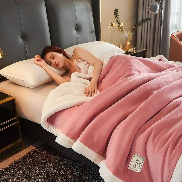 Lisslune | DOWNLOFT - Three-layer Soft Blanket