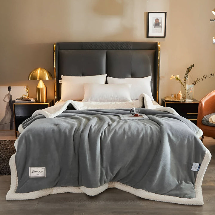 Lisslune | DOWNLOFT - Three-layer Soft Blanket