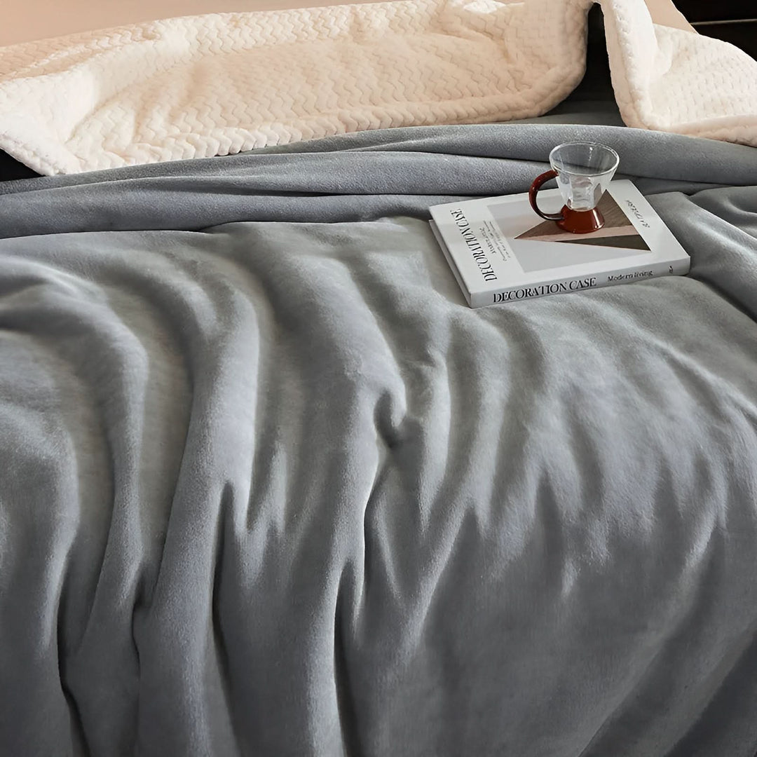 Lisslune | DOWNLOFT - Three-layer Soft Blanket