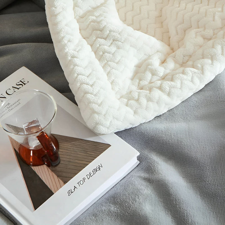 Lisslune | DOWNLOFT - Three-layer Soft Blanket