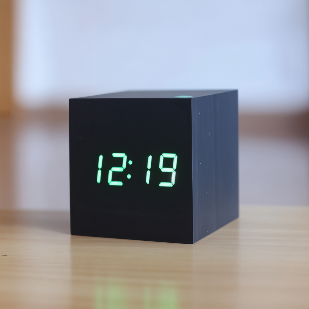 Lisslune | Digital LED Clock - Cube Clock - Wooden Clock