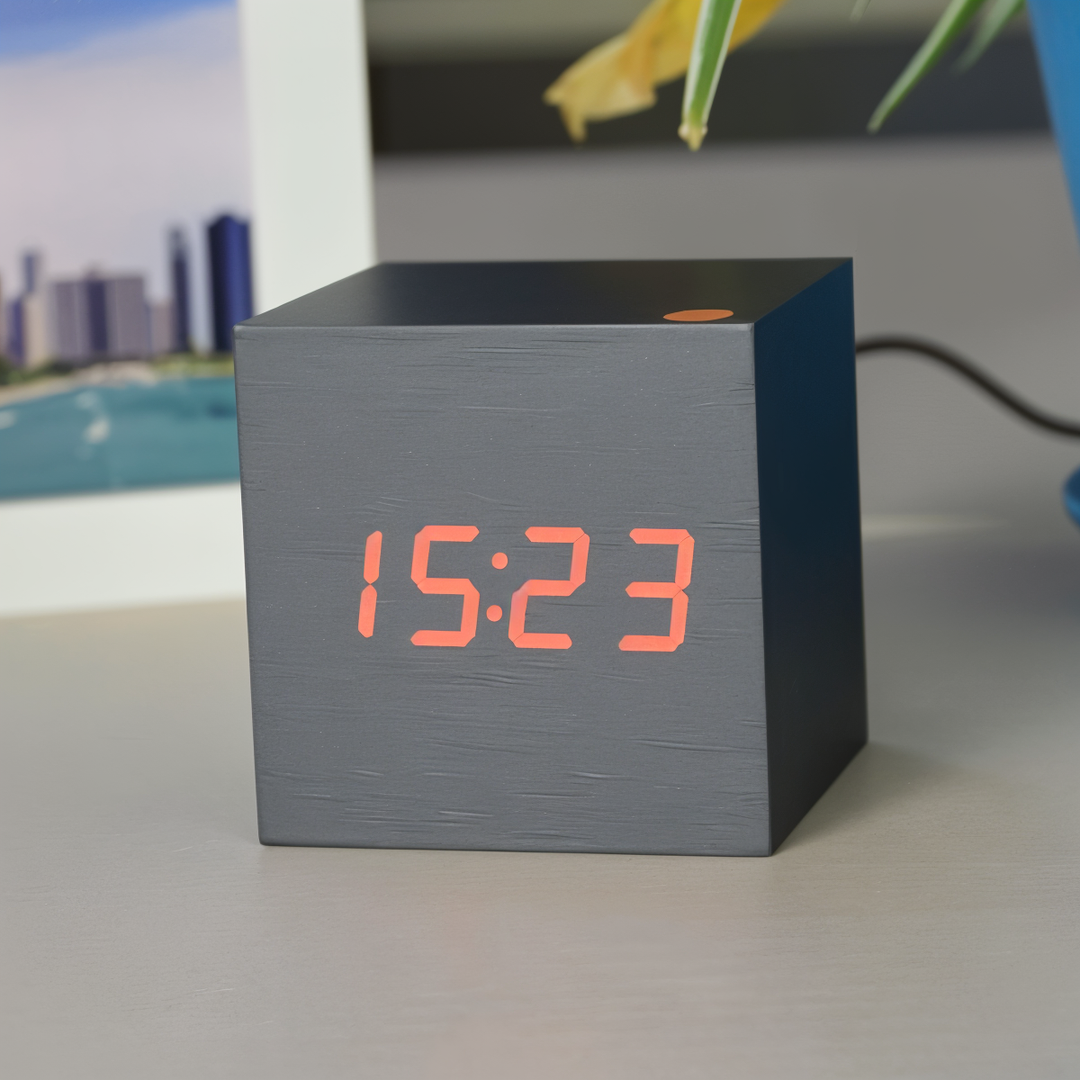 Lisslune | Digital LED Clock - Cube Clock - Wooden Clock