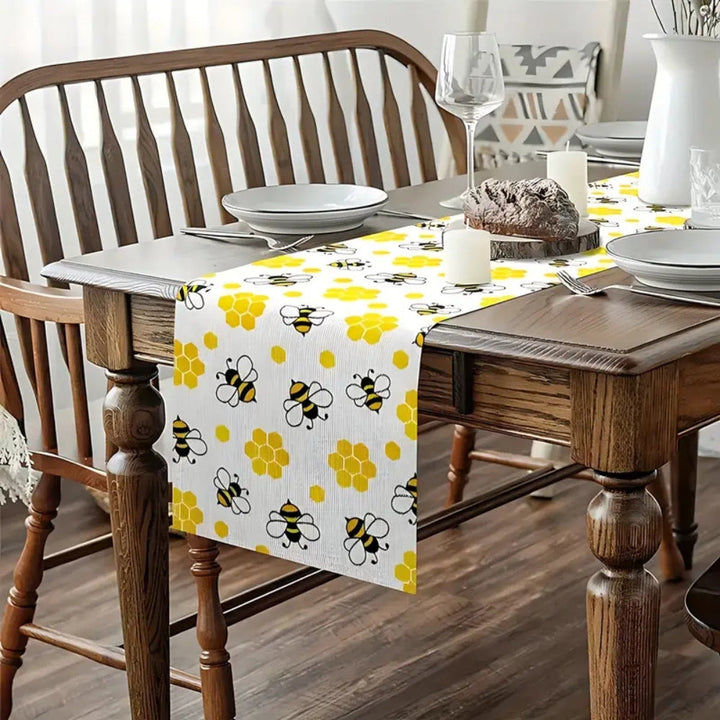 Lisslune | Honeycomb Buzz Linen Table Runner