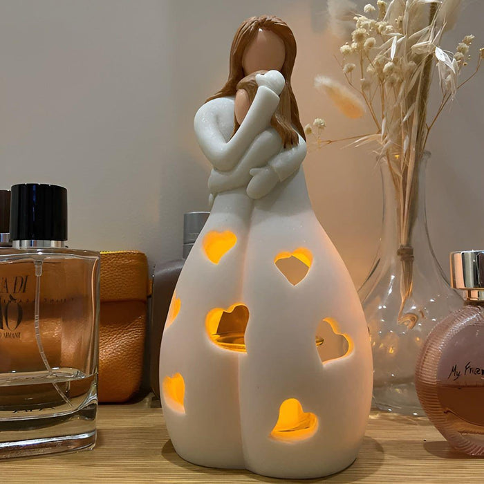 Lisslune | Charming Mother-Daughter Figure with Flickering Candleholder