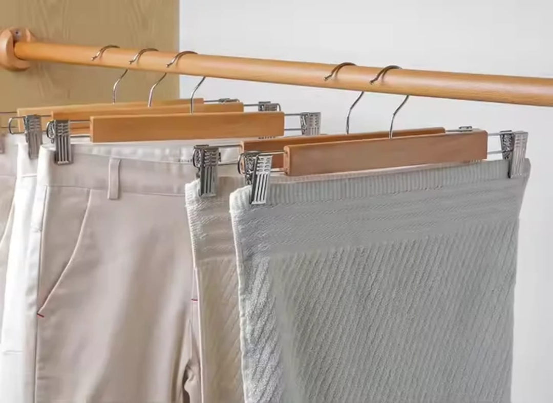 Lisslune | Wooden hangers 10 pieces with clips