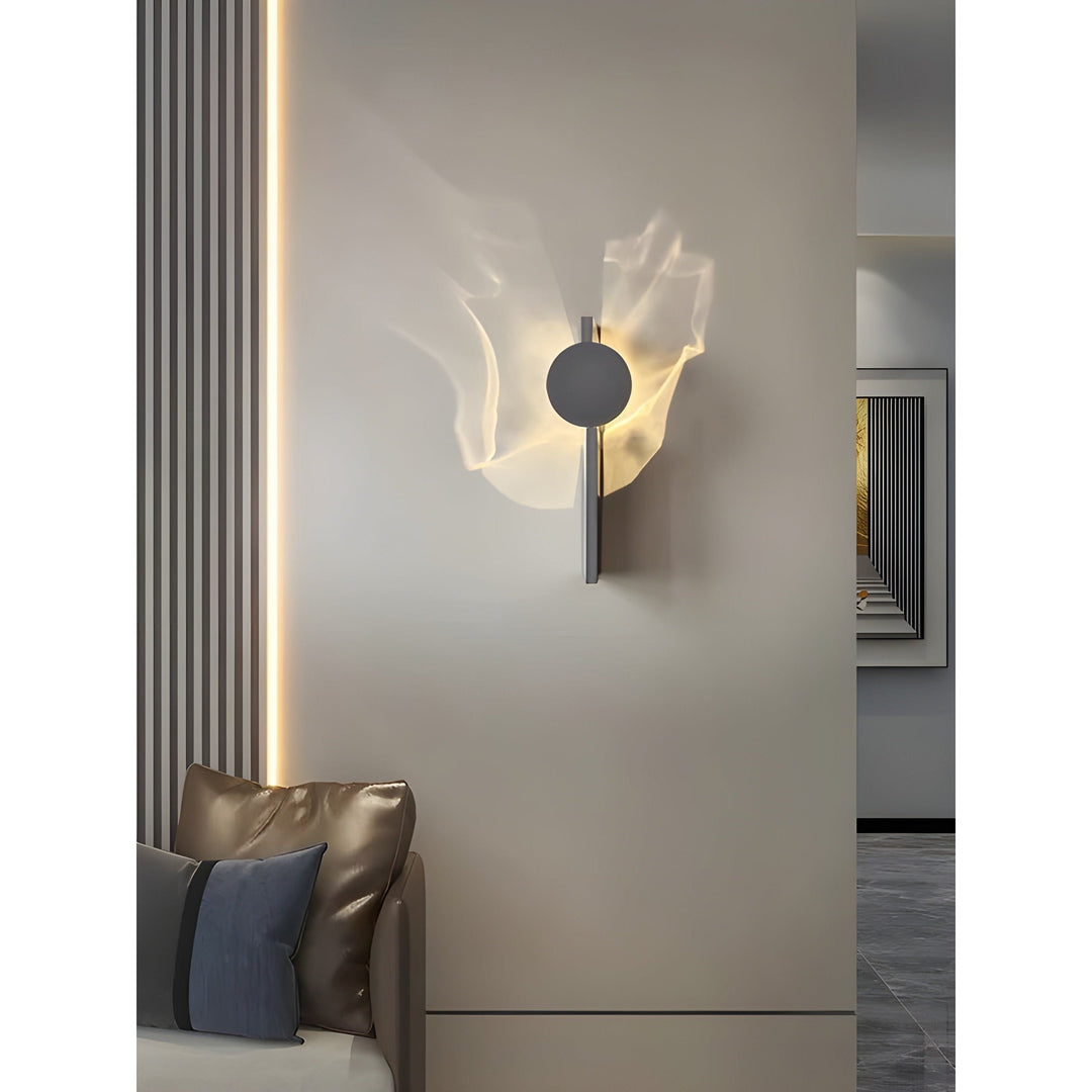 Lisslune | LumiAura Elegant LED Wall Light – Minimalist Design
